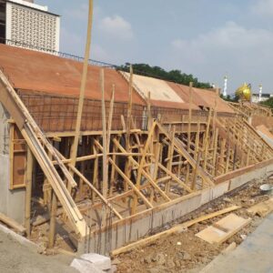 Pengecoran balok struktur lapangan